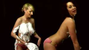 foam-pie-fight_4.jpg