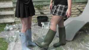 wellie-tights-lots-of-gunge_2.jpg