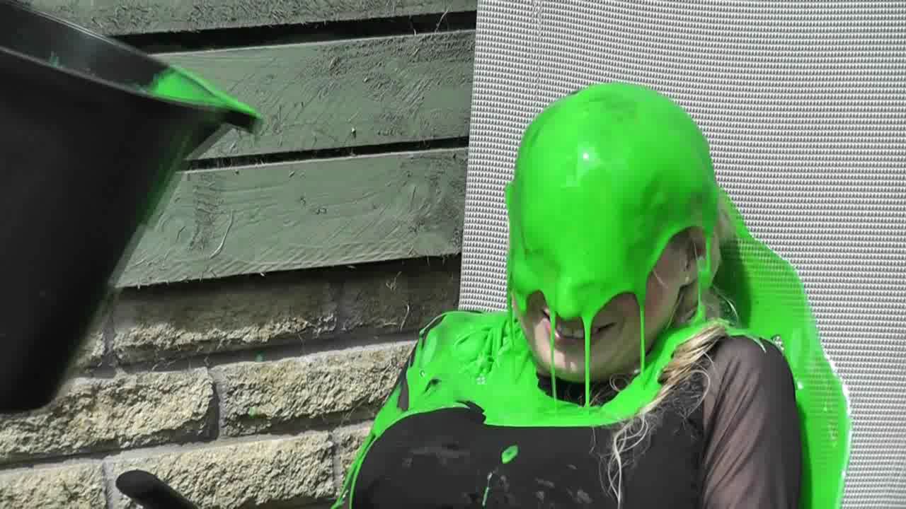 wellie-tights-lots-of-gunge_main.jpg